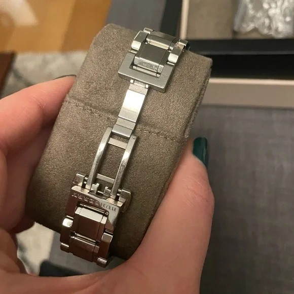 🌸BURBERRY WATCH - ROSE GOLD FACE - Picture 6 of 8